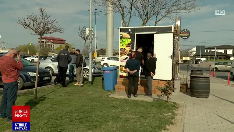 Incendiu la o shaormerie din Ilfov. Trei persoane au suferit arsuri. Un copil de nouă ani, transportat la spital