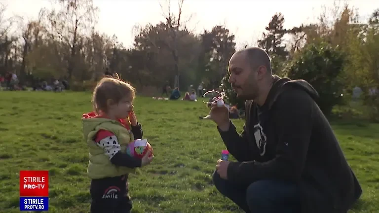 Bucureștenii au umplut parcurile de Buna Vestire. Cei mai curajoși au mers pentru prima dată la mare pe anul acesta