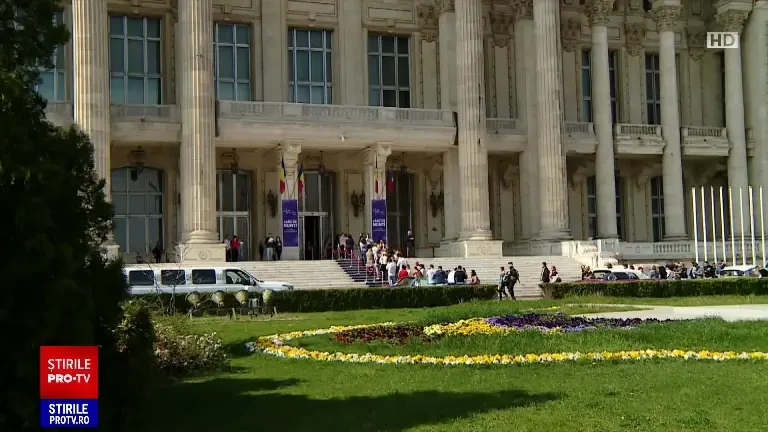 Târgul de nunți la Palatul Parlamentului, luat cu asalt de viitorii miri. Ce se caută acum