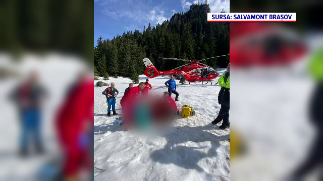 Femeie de 63 de ani preluată cu elicopterul SMURD de pe munte. Victima, grav rănită dupe ce a căzut într-o vale 200 de metri