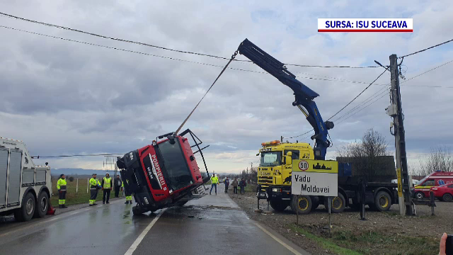 O autospecială ISU Suceava s-a răsturnat în timp ce intervenea la o altă mașină răsturnată. Cum s-a întâmplat