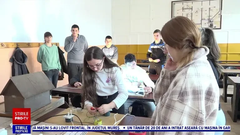 Fetele care învață meserii de băieți: Sudor, electrician, tinichigiu sau vopsitor auto. „Au mai multă răbdare”