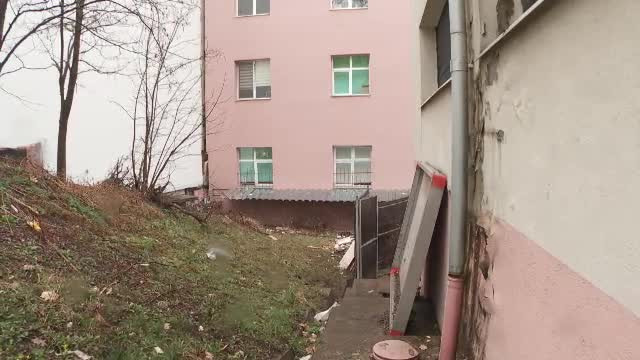 Eleva de 14 ani din Cluj, care a căzut de la etajul 3 al unui liceu, a fost operată cu succes la coloana vertebrală