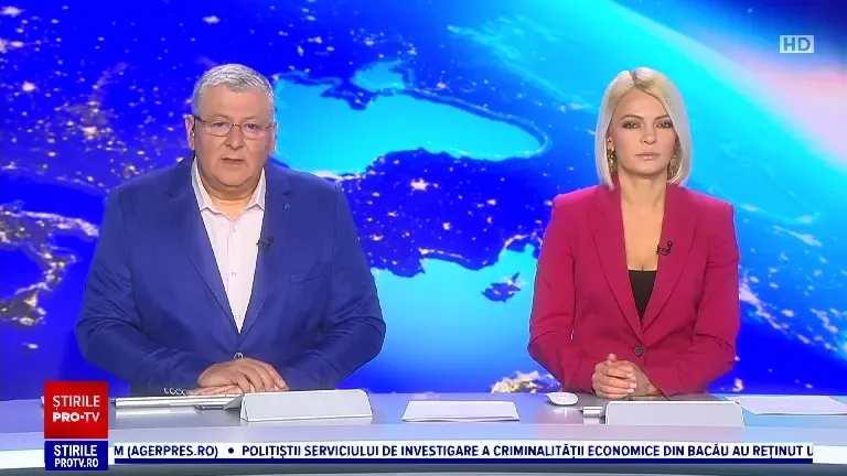 Spectacol în centrul Bucureștiului. Un bărbat și-a pus câinele pe placă și a făcut surf pe lacul Dâmbovița