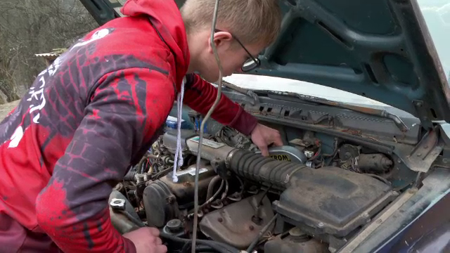 Elevul care a renuțat la un liceu teroetic pentru visul de a deveni mecanic. Va participa la olimpiada meseriilor