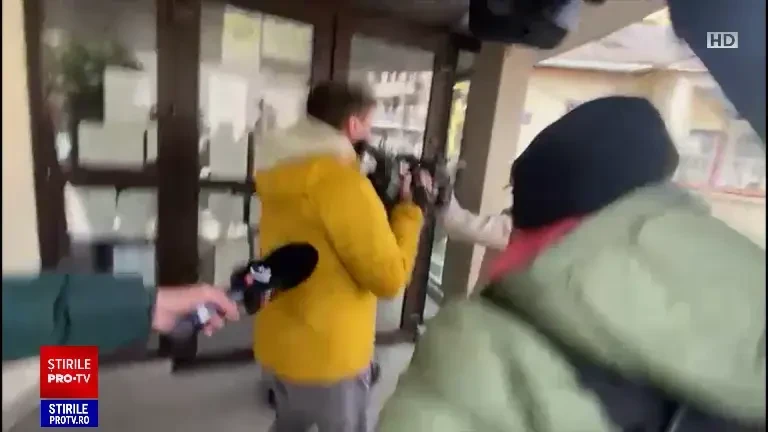 Momentul în care Ana Morodan se afla în mașină, înainte să fie dată jos de polițiști. Va fi cercetată sub control judiciar