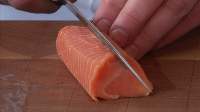 Italia declară război cărnii în laborator și alimentelor sintetice. Ce amendă riscă să plătească cei care le vor folosi