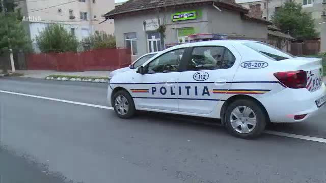 Doi polițiști au fost trimiși în judecată pentru că au ignorat fata vândută de tată pe bere și 50 de lei, în Covasna