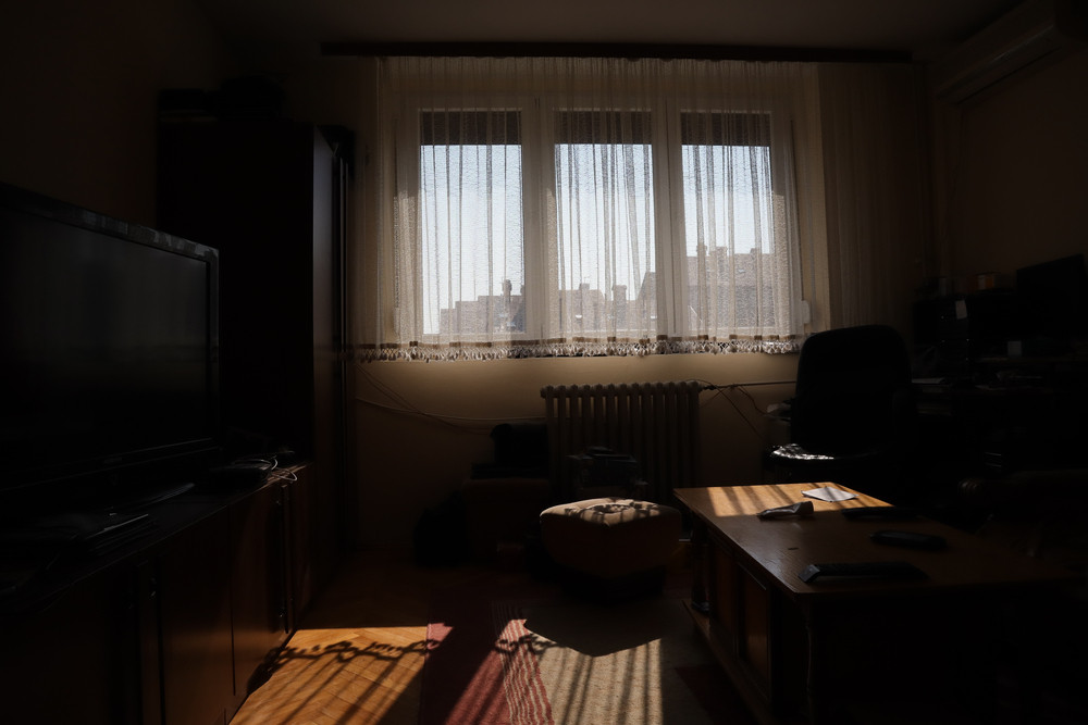 Descoperirea macabră făcută de polițiști în casa unui bătrân, după ce rudele l-au reclamat