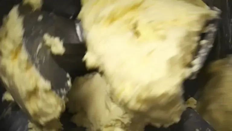 Consiliul Concurenței: Producătorii români de ulei, unt și zahăr s-ar fi înțeles să scumpească produsele