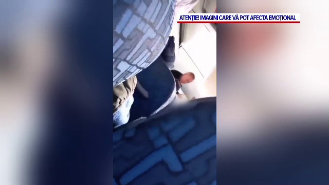 Momentul în care o bătrână este lovită de șoferul unui microbuz pentru că se mișca prea încet | VIDEO