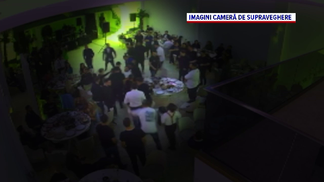 Bătaie filmată într-un bar din Dâmbovița. Agresorilor nu le plăcea muzica, victimele nu depun plângere
