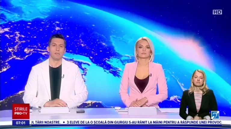 Cursă nebună, cu poliția pe urme, în Craiova. Un motociclist a intrat într-o mașină și a ajuns pe autospeciala de Poliție