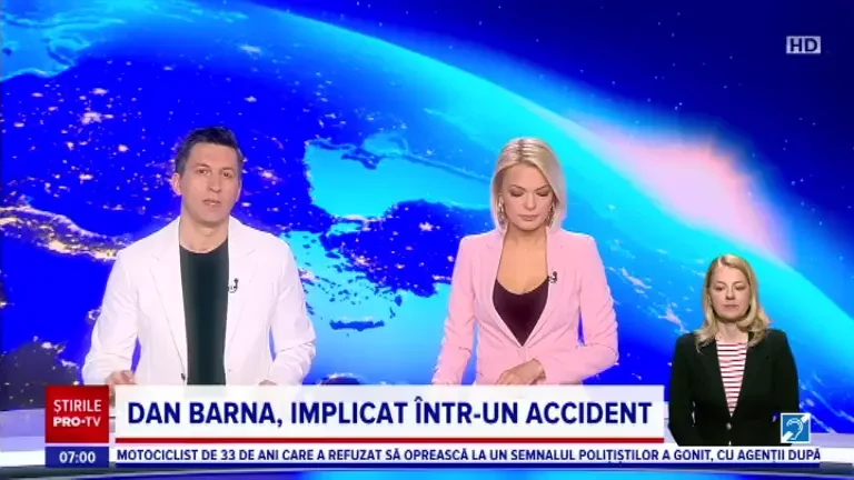 O casă de vacanță, distrusă de un incendiu. Flăcările și un fum gros aproape au înghițit cabana. GALERIE FOTO