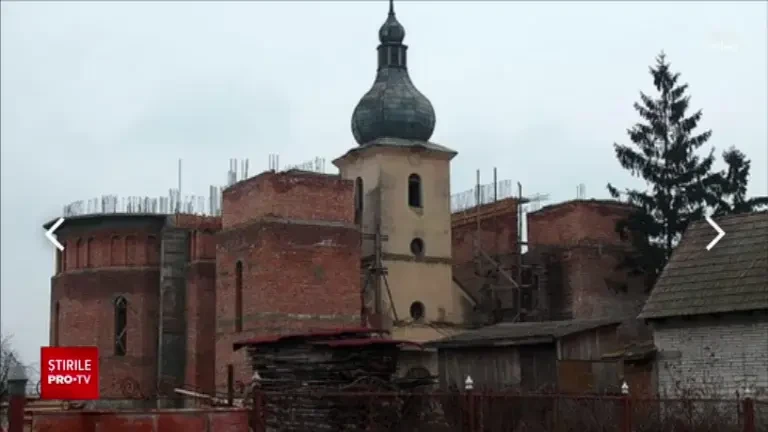 O biserică greco-catolică din secolul al XIX-lea a fost demolată, în Mureș. Ce se construiește în loc