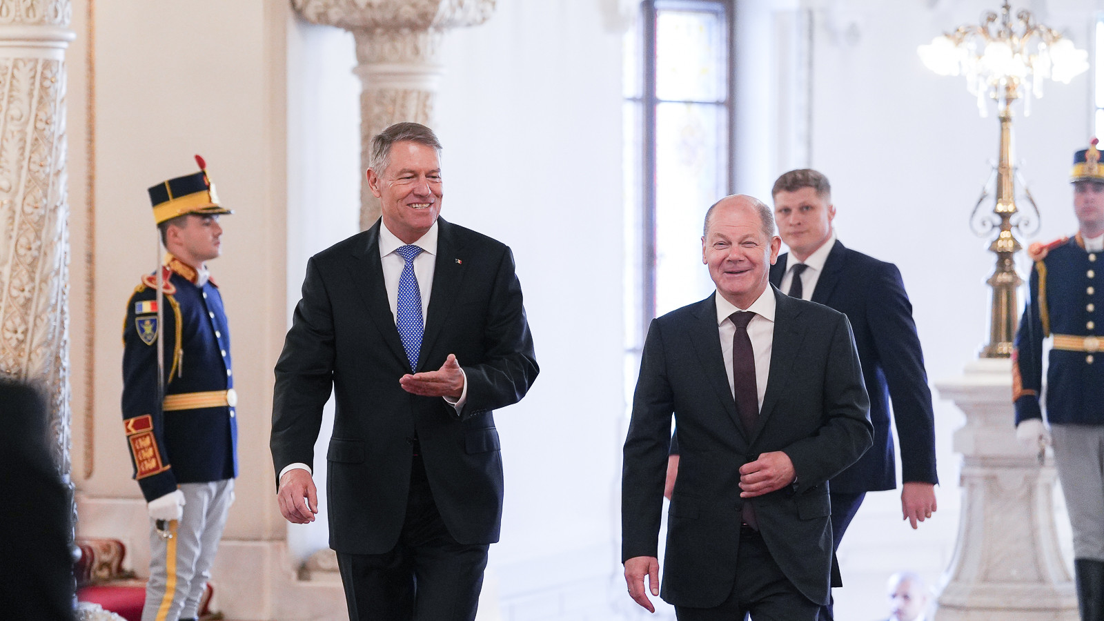 Olaf Scholz, Klaus Iohannis