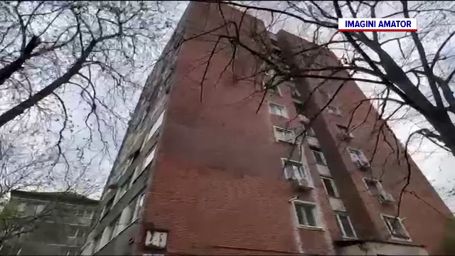 Un bărbat din Timișoara s-a urcat pe bloc ca să vorbească la telefon, iar un vecin a crezut că vrea să se sinucidă