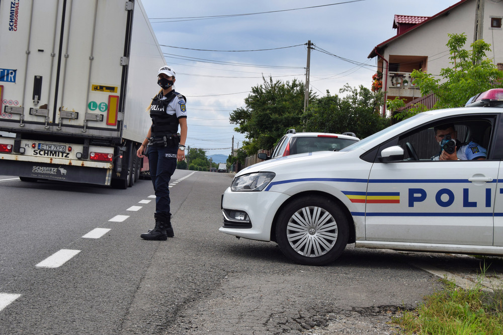 Mașinile cu radar ale Poliției trebuie să fie vizibile și inscripționate. Ce prevede proiectul de lege