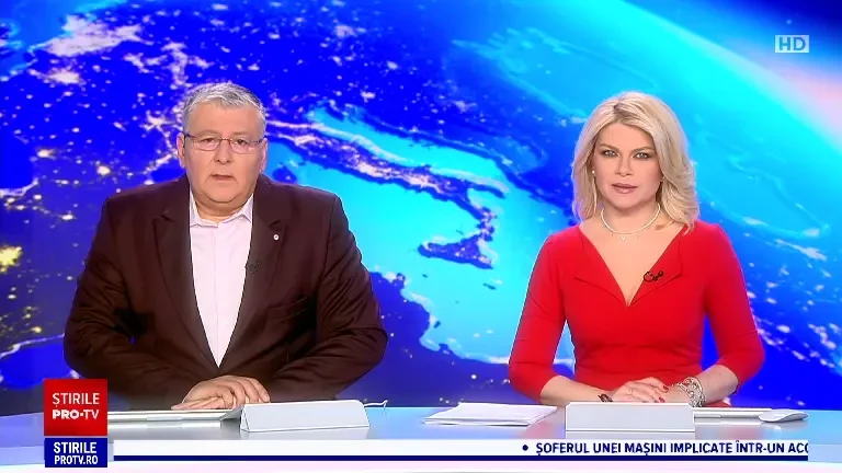 Trei adulți și un copil au ajuns la spital, după ce mașina lor s-a ciocnit cu o ambulanță, în București