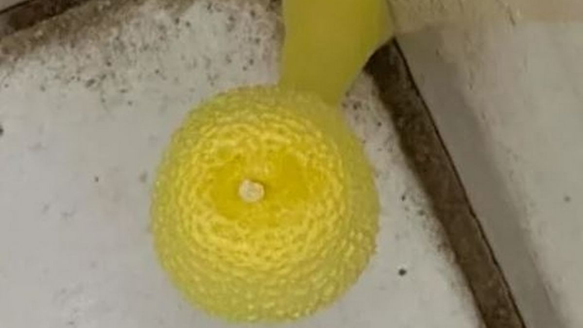 Un bărbat a avut un adevărat șoc când a descoperit în baie ”o anomalie de culoare galbenă care crește”