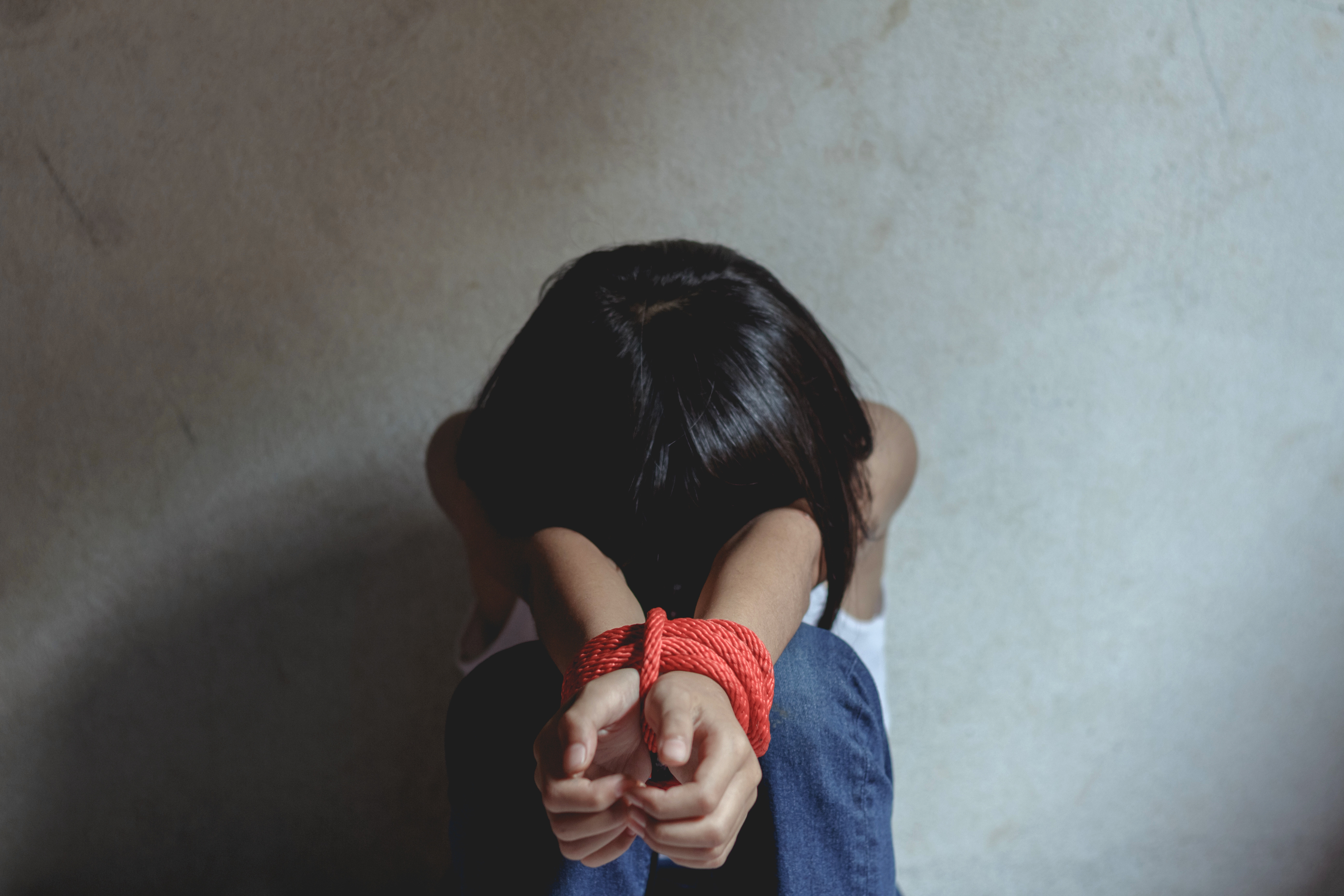 Un bărbat obsedat de păpuși a răpit o fetiță de patru ani. Voia să o îmbrace și să se joace cu ea