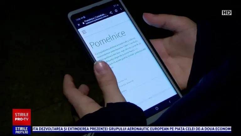 Legătura online cu Dumnezeu. Oamenii pot să trimită acatiste sau să discute cu preoții pe Internet