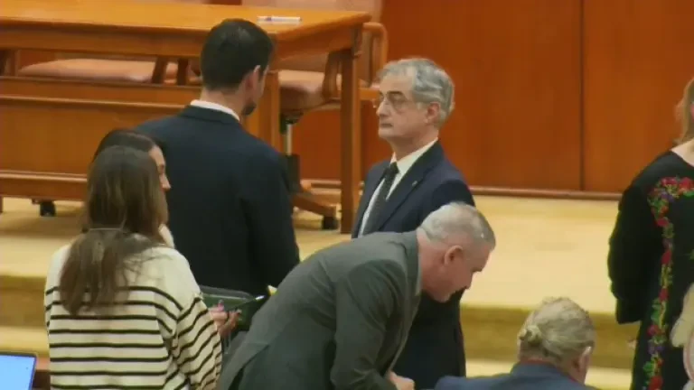 Fostul premier Ludovic Orban, scandal în Parlament: ”Să vă crape obrazul de rușine, că sunteți cârpe de șters praful”