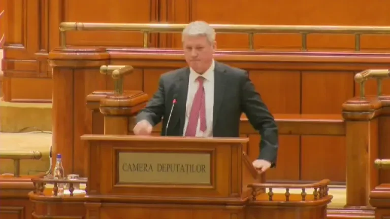 Ministrul Predoiu, foarte nervos, așa cum nu a fost văzut niciodată, aproape țipând în Parlament: ”Aveți o limită!”