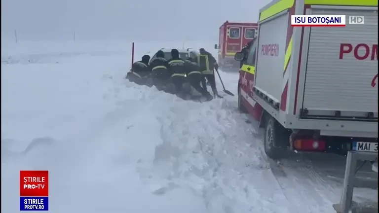 „Am cinci ore de când stau și îngheț în frig”. Zăpada face prăpăd în regiunea Moldovei, cu zece zile înainte de Paște