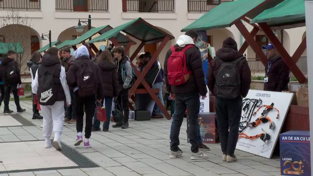 Universități din țară și companii din Bistrița Năsăud se întrec în oferte pentru absolvenții de liceu, la „Târgul de Viitor”