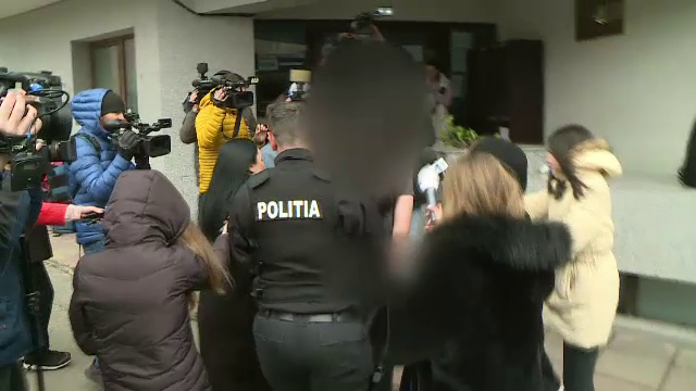 Filmul atacului de la liceul „Ion Creangă” din Capitală. Elevul care și-a înjunghiat profesoara a plănuit totul în detaliu