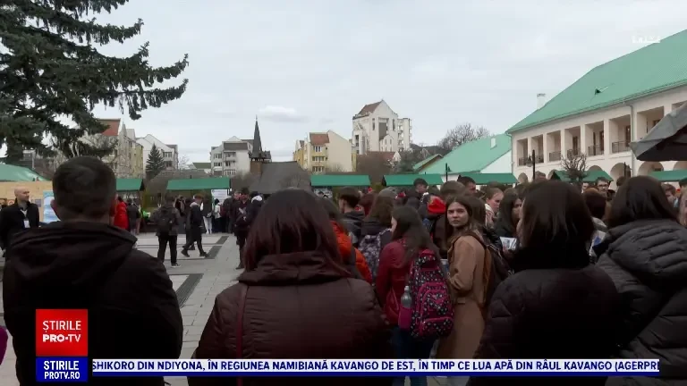 Universități din țară și companii din Bistrița Năsăud se întrec în oferte pentru absolvenții de liceu, la „Târgul de Viitor”