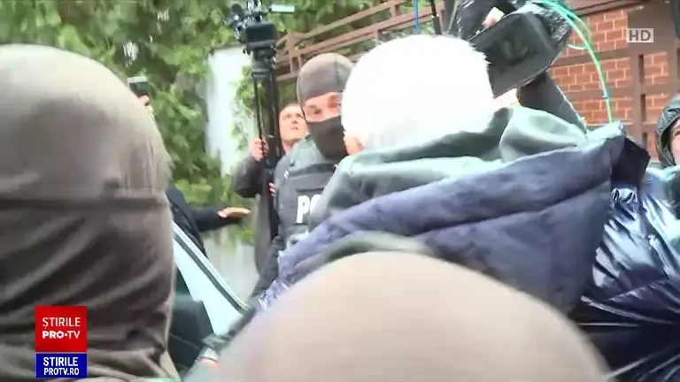 Dan Diaconescu a fost dus la audieri, la Constanța. Este suspect de relații sexuale cu minore