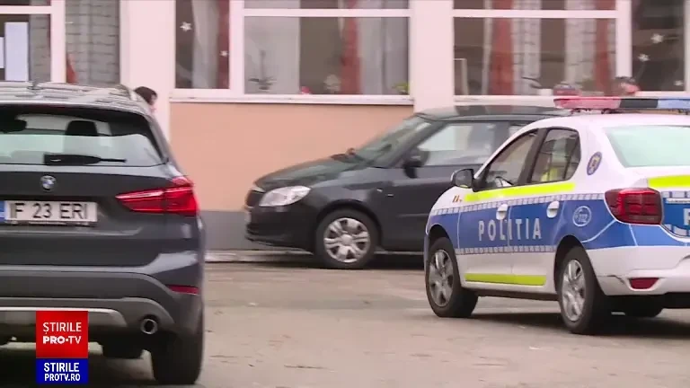 Filmul atacului de la liceul „Ion Creangă” din Capitală. Elevul care și-a înjunghiat profesoara a plănuit totul în detaliu