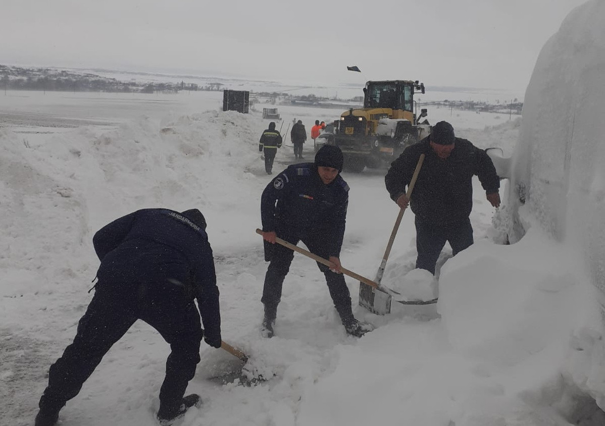 Starea drumurilor. Tronsoane de pe drumuri naționale au fost închise, în Suceava și Botoșani
