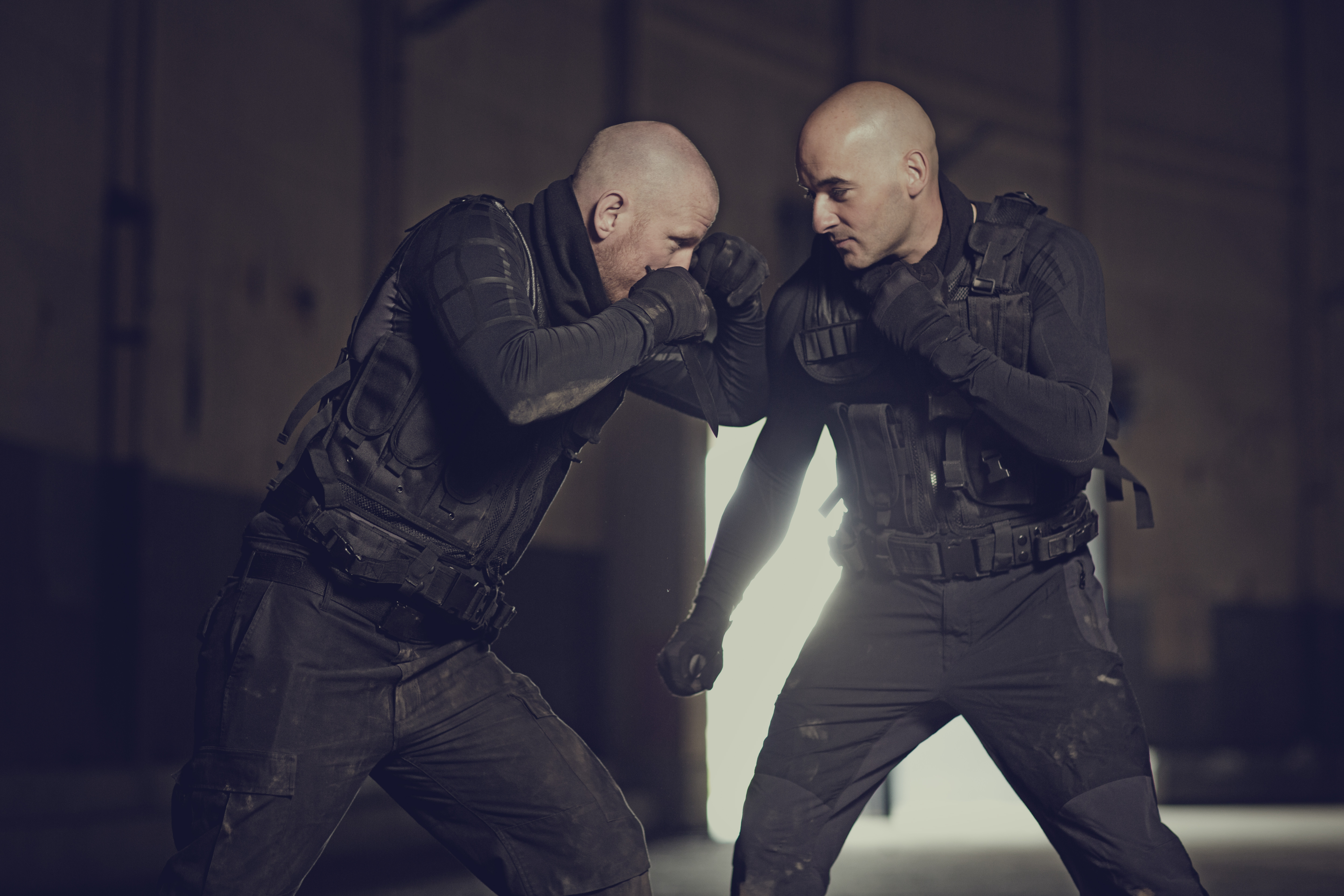 Bătaie între polițiști, la petrecerea organizată de un șef de post din Bihor. „Au fost rănite mai multe persoane”