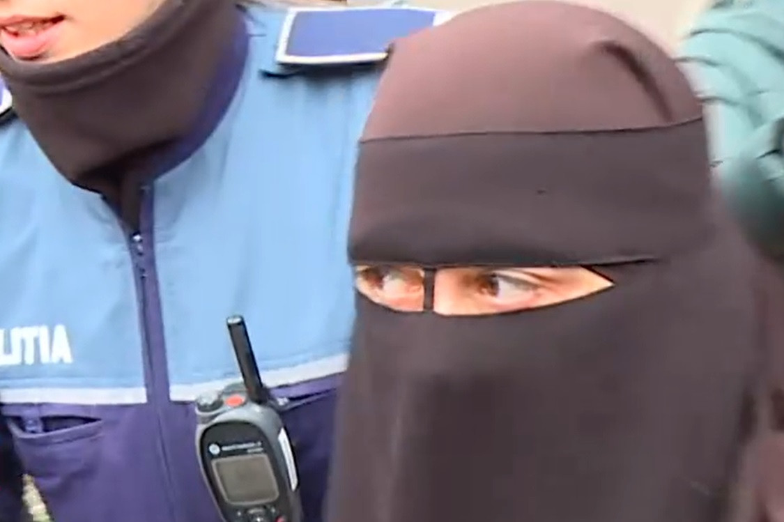 Românca acuzată că a promovat temuta grupare teroristă Stat Islamic, riscă cel puțin 8 ani de închisoare: „Îl ador pe Allah”