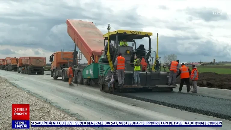 Au fost turnați primii kilometri de asfalt pe Autostrada Moldovei. Tronsonul 3 ar putea fi gata mai repede