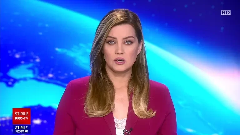 O femeie din Cluj a ajuns în stare gravă la spital, după ce a căzut cu mașina într-un șanț, iar vehiculul a luat foc