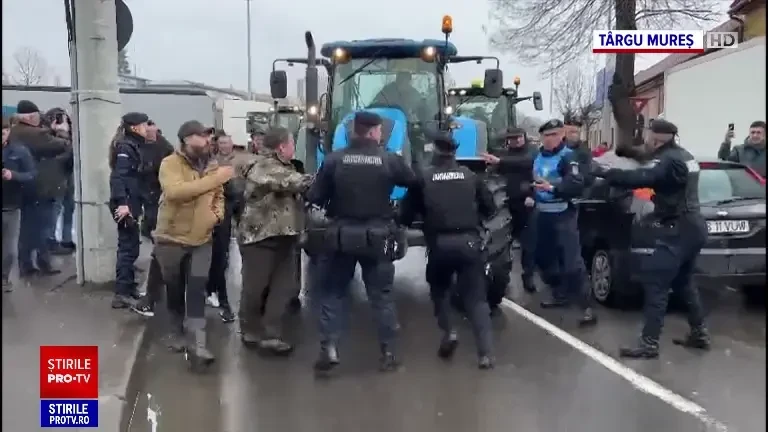 Mii de fermieri furioși au protestat în toată țara și au cerut mai mulți bani de la UE. Statul român, învinuit