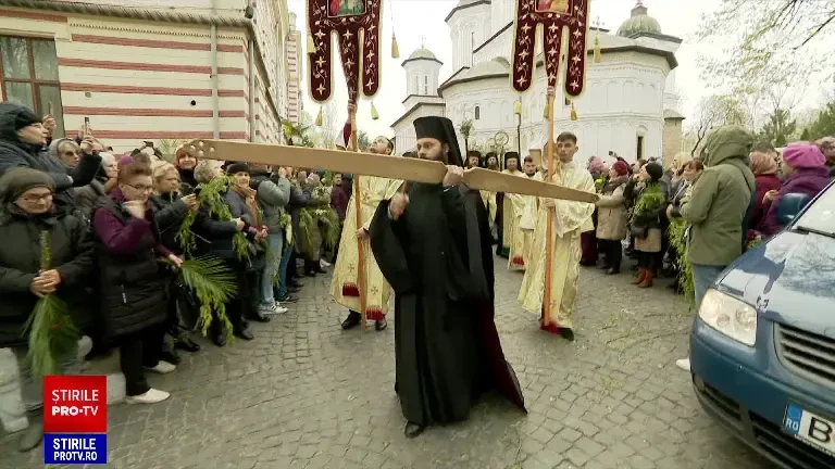 Mii de credincioși au participat la pelerinajele de Florii din toată țara. „Îmi este atât de ușor sufletul, trupul”