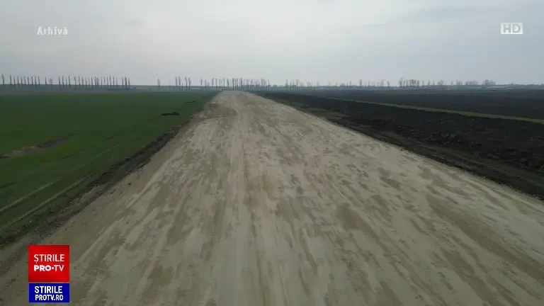 Avans zero pe Autostrada 0. Lucrările la centura Capitalei înaintează românește: pe șantiere bate vântul