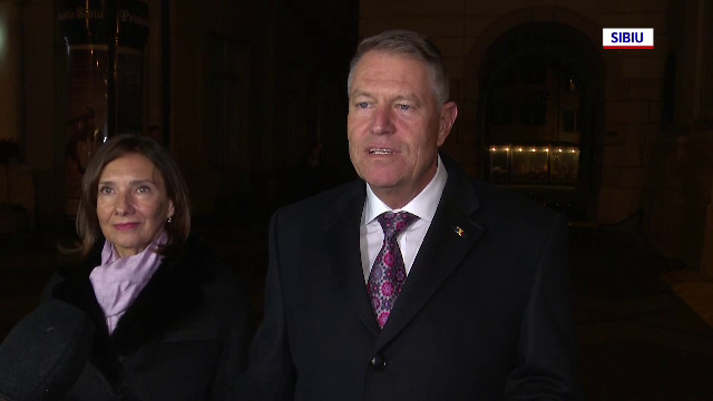 Iohannis a venit însoțit de Prima Doamnă la slujba de Înviere. Ceremonia de la Sibiu, oficiată în română, germană și maghiară