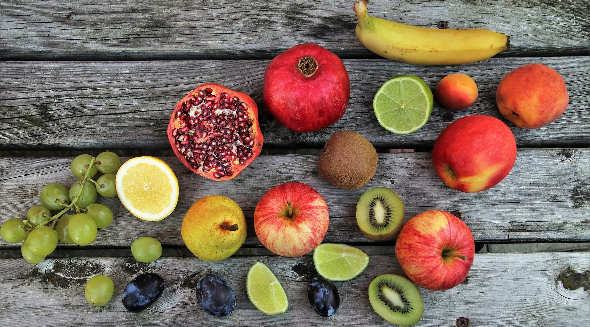 Fructul cu care trebuie să ne reîmprietenim după ce ani de zile l-am acuzat că îngrașă. Are doar 100 de calorii