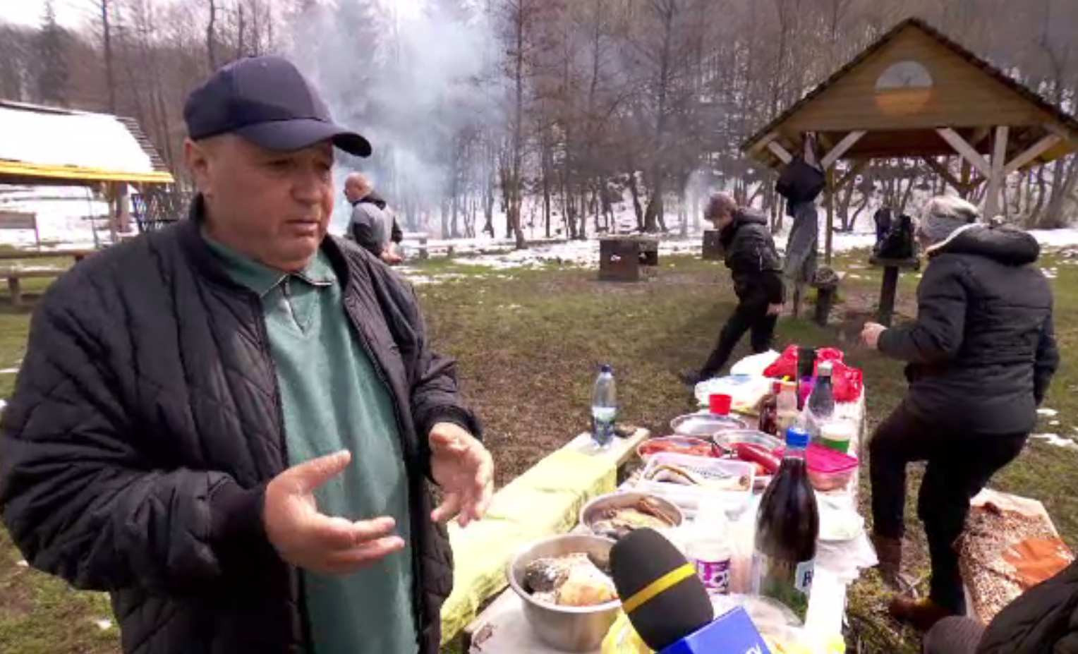 Zi de picnic la munte și schi pe pârtii. În Brașov au ajuns și turiști din Costa Rica