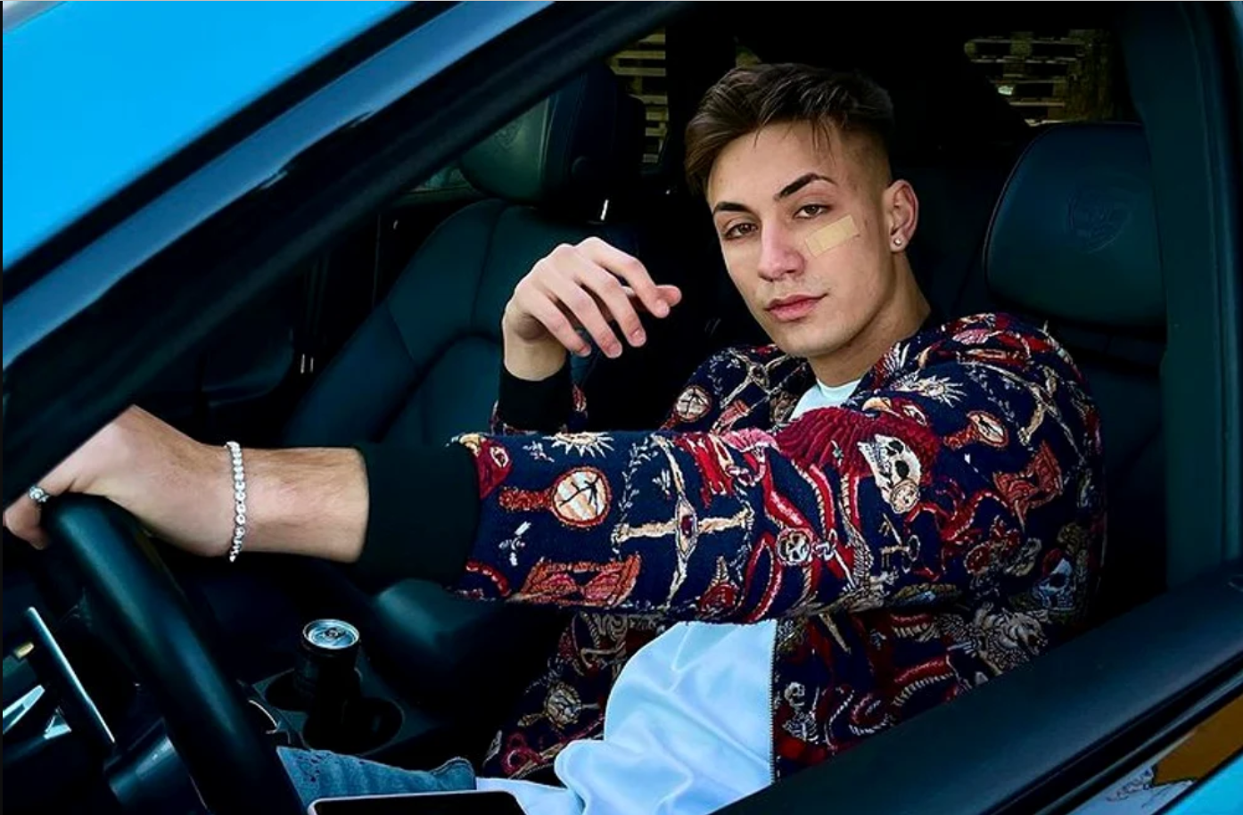 Festivalul ”Beach, please!”, Costinești 2023. YNY Sebi: ”Ai mei au făcut eforturi mari ca să-mi fie mie bine”