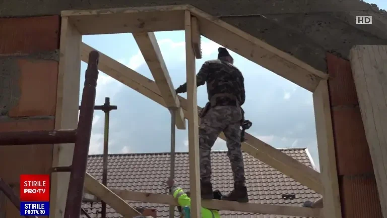 Zeci de localnici din Vaslui au sărit în ajutorul unei familii care a rămas pe drumuri din cauza unui incendiu