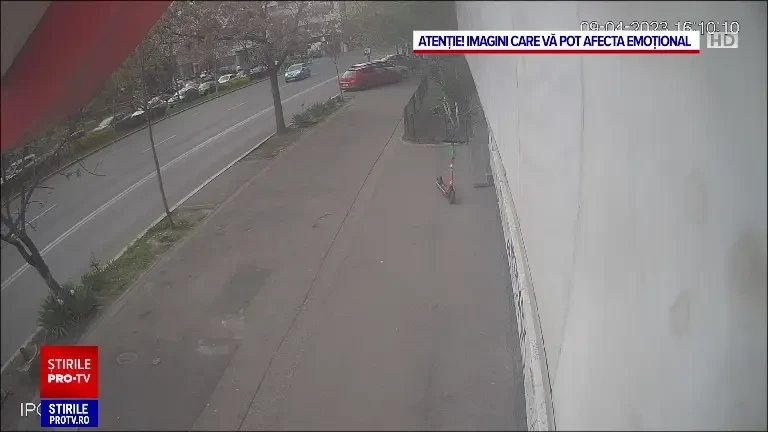 Primele imagini cu accidentul din Capitală în care a fost implicată Monica Odagiu. Detalii despre momentul impactului