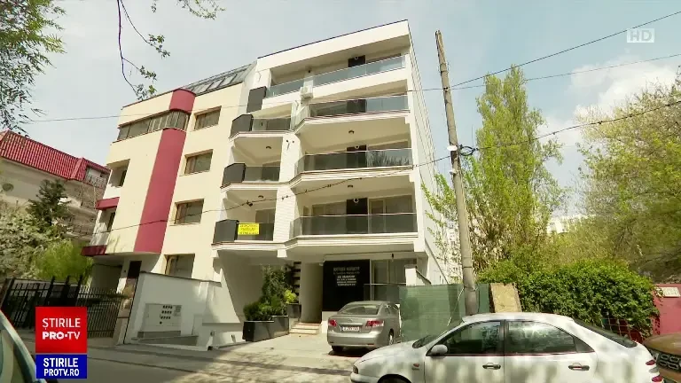 Trei persoane reținute după ce un dezvoltator din Capitală ar fi făcut apartamentele mai mici decât le declarase în acte
