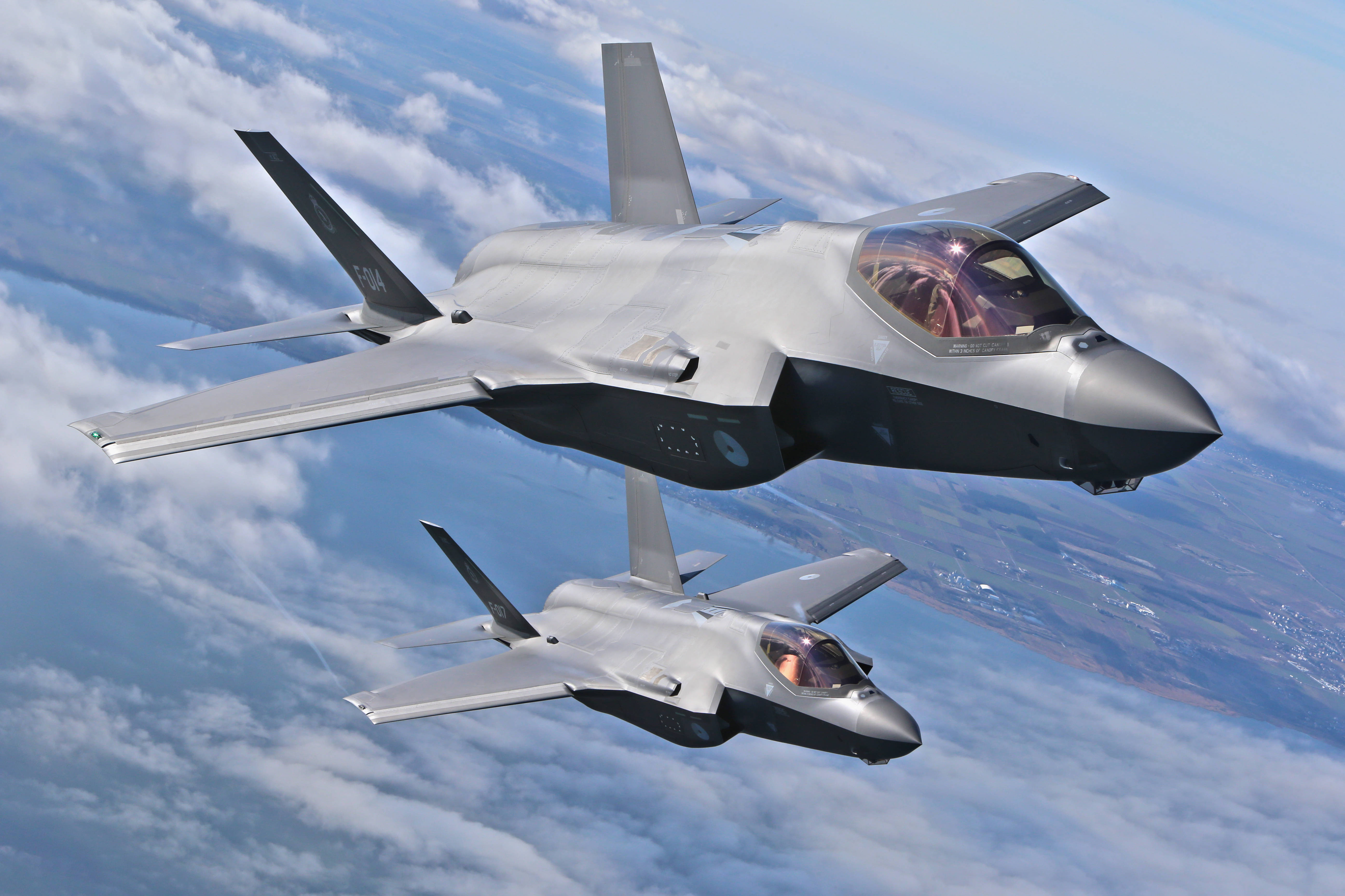 Avioane de vânătoare americane au fost trimise să intercepteze un avion civil care zbura deasupra reședinței lui Trump